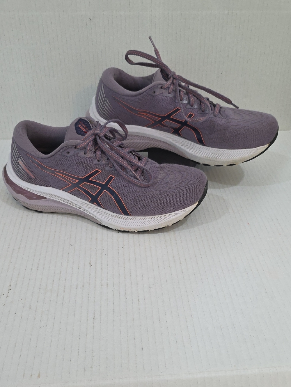 ASICS GT-2000 11 Womens Purple Athletic Running Shoes with Rose Accents Size 8
